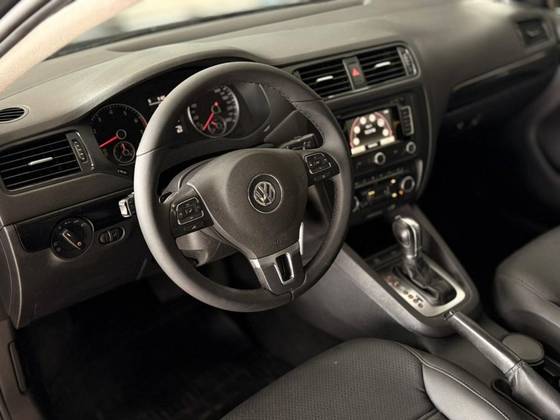 VOLKSWAGEN JETTA 2.0 COMFORTLINE FLEX 4P TIPTRONIC